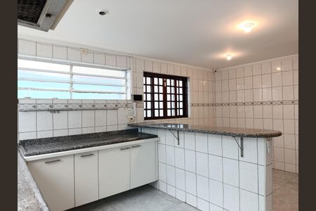 Casa à venda com 250m², 3 quartos e 3 vagas Casa à venda com 250m², 3 quartos e 3 vagasCozinha