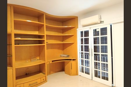 Casa à venda com 250m², 3 quartos e 3 vagas Casa à venda com 250m², 3 quartos e 3 vagasSuíte 1