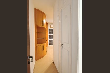 Casa à venda com 250m², 3 quartos e 3 vagas Casa à venda com 250m², 3 quartos e 3 vagasSuíte 1