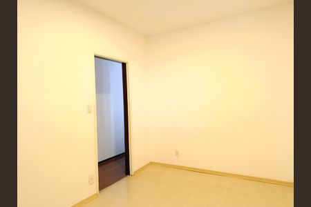 Casa à venda com 250m², 3 quartos e 3 vagas Casa à venda com 250m², 3 quartos e 3 vagasQuarto/Escritório