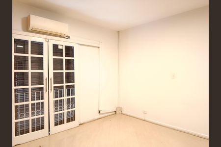 Casa à venda com 250m², 3 quartos e 3 vagas Casa à venda com 250m², 3 quartos e 3 vagasSuíte 1