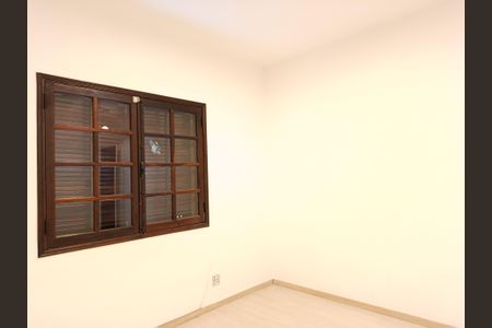 Casa à venda com 250m², 3 quartos e 3 vagas Casa à venda com 250m², 3 quartos e 3 vagasSuíte 2