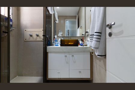 Apartamento à venda com 65m², 3 quartos e 2 vagas Apartamento à venda com 65m², 3 quartos e 2 vagasBanheiro da Suíte