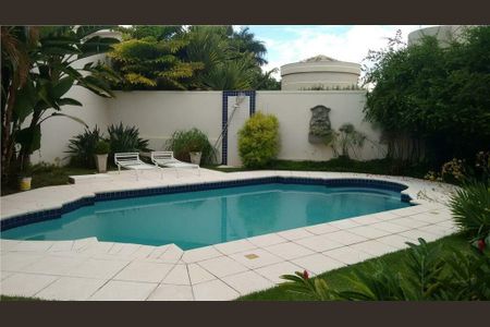 Casa de condomínio à venda com 260m², 3 quartos e sem vaga