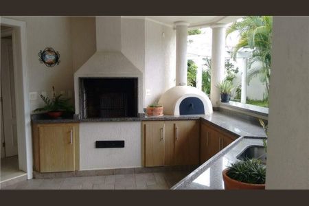 Casa de condomínio à venda com 260m², 3 quartos e sem vaga