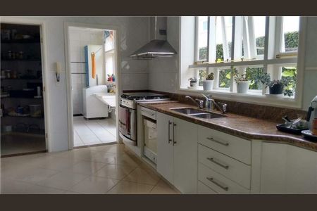 Casa de condomínio à venda com 260m², 3 quartos e sem vaga