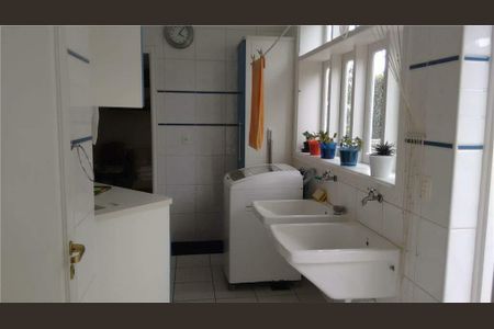 Casa de condomínio à venda com 260m², 3 quartos e sem vaga