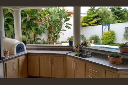 Casa de condomínio à venda com 260m², 3 quartos e sem vaga