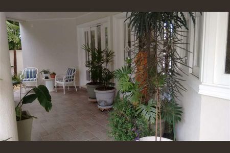Casa de condomínio à venda com 260m², 3 quartos e sem vaga