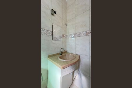 Casa à venda com 172m², 3 quartos e 2 vagas Casa à venda com 172m², 3 quartos e 2 vagasBanheiro Social