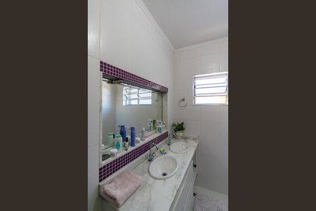 Casa à venda com 262m², 4 quartos e 2 vagas Casa à venda com 262m², 4 quartos e 2 vagasBanheiro Social