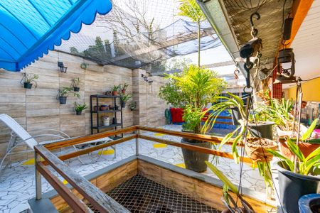 Casa à venda com 262m², 4 quartos e 2 vagas Casa à venda com 262m², 4 quartos e 2 vagasQuintal