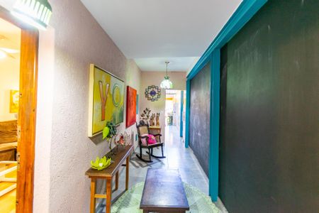 Casa à venda com 262m², 4 quartos e 2 vagas Casa à venda com 262m², 4 quartos e 2 vagasHall de Entrada