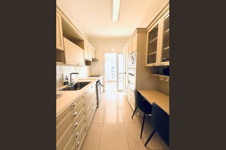 Apartamento à venda com 251m², 4 quartos e 4 vagas