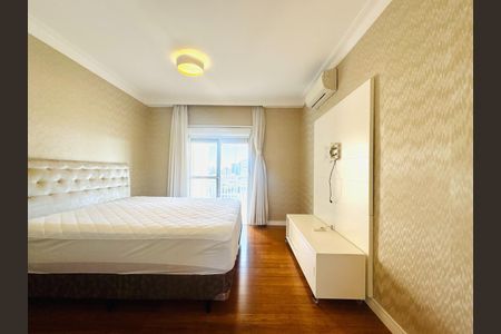 Apartamento à venda com 251m², 4 quartos e 4 vagas