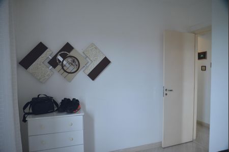 Apartamento à venda com 80m², 3 quartos e 2 vagasQuarto 2
