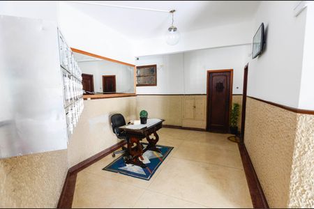 Apartamento à venda com 70m², 3 quartos e sem vaga Apartamento à venda com 70m², 3 quartos e sem vagaHall