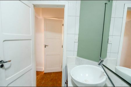 Apartamento à venda com 70m², 3 quartos e sem vaga Apartamento à venda com 70m², 3 quartos e sem vagaBanheiro