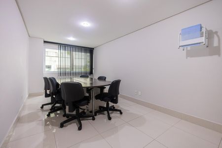 Apartamento à venda com 71m², 2 quartos e 1 vagaSala de reunião