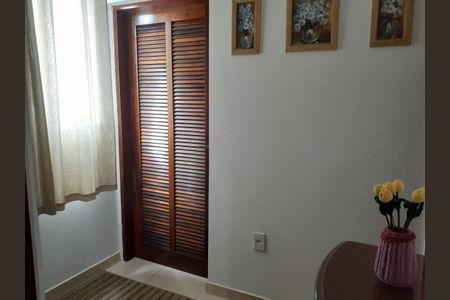 Casa à venda com 247m², 4 quartos e 5 vagas Casa à venda com 247m², 4 quartos e 5 vagasSala