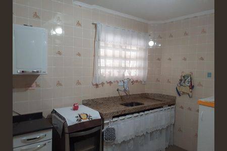 Casa à venda com 247m², 4 quartos e 5 vagas Casa à venda com 247m², 4 quartos e 5 vagasCozinha