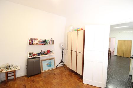 Casa à venda com 186m², 4 quartos e 2 vagasSuíte 1