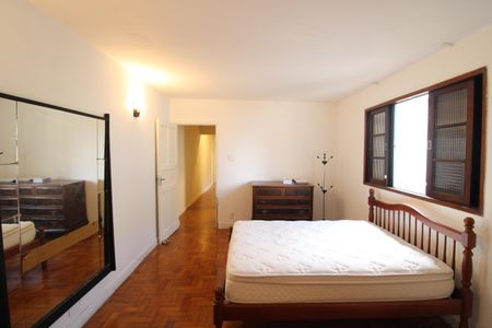 Casa à venda com 186m², 4 quartos e 2 vagasSuíte 2