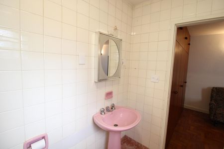 Casa à venda com 186m², 4 quartos e 2 vagasBanheiro Suíte 2