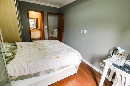 Casa de condomínio à venda com 180m², 3 quartos e 3 vagas Casa de condomínio à venda com 180m², 3 quartos e 3 vagasSuíte