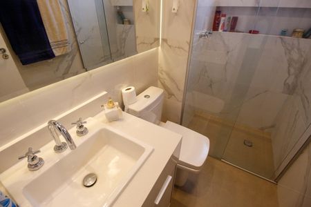 Apartamento à venda com 75m², 2 quartos e 2 vagasBanheiro Social