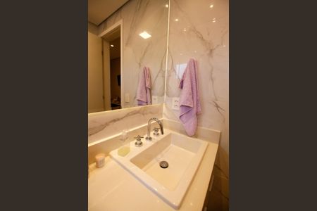 Apartamento à venda com 75m², 2 quartos e 2 vagasBanheiro da Suíte