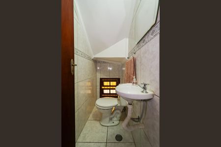 Casa à venda com 143m², 4 quartos e 2 vagas Casa à venda com 143m², 4 quartos e 2 vagasLavabo