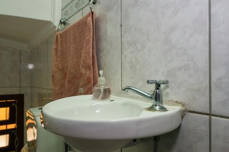 Casa à venda com 143m², 4 quartos e 2 vagas Casa à venda com 143m², 4 quartos e 2 vagasLavabo