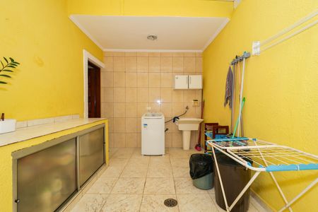 Casa à venda com 143m², 4 quartos e 2 vagas Casa à venda com 143m², 4 quartos e 2 vagasÁrea de Serviço