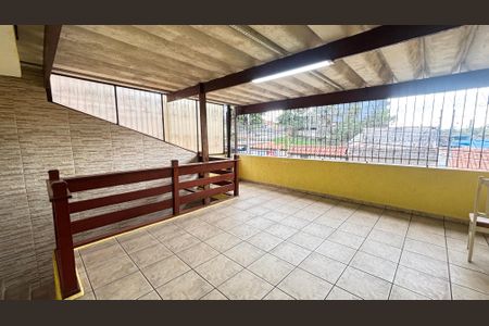 Casa à venda com 127m², 2 quartos e 2 vagas Casa à venda com 127m², 2 quartos e 2 vagasVaranda