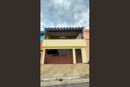Casa à venda com 127m², 2 quartos e 2 vagas Casa à venda com 127m², 2 quartos e 2 vagasFachada