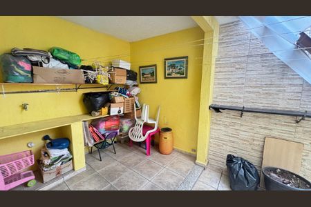 Casa à venda com 127m², 2 quartos e 2 vagas Casa à venda com 127m², 2 quartos e 2 vagasÁrea de Serviço