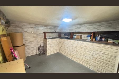 Casa à venda com 127m², 2 quartos e 2 vagas Casa à venda com 127m², 2 quartos e 2 vagasPorão
