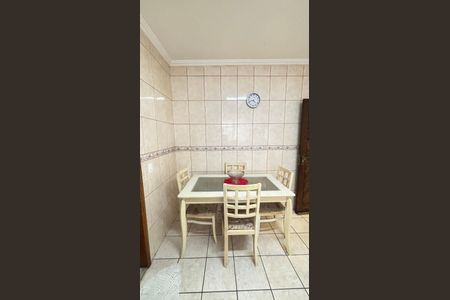 Casa à venda com 127m², 2 quartos e 2 vagas Casa à venda com 127m², 2 quartos e 2 vagasCozinha