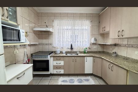 Casa à venda com 127m², 2 quartos e 2 vagas Casa à venda com 127m², 2 quartos e 2 vagasCozinha
