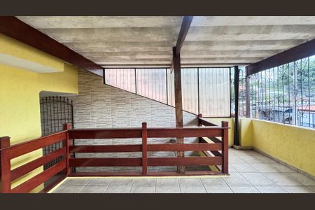 Casa à venda com 127m², 2 quartos e 2 vagas Casa à venda com 127m², 2 quartos e 2 vagasVaranda