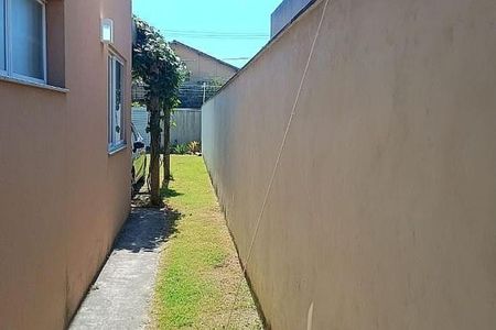 Casa à venda com 84m², 1 quarto e 3 vagas