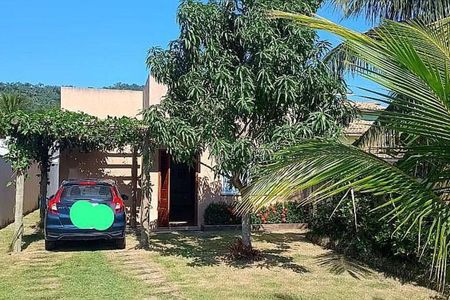 Casa à venda com 84m², 1 quarto e 3 vagas