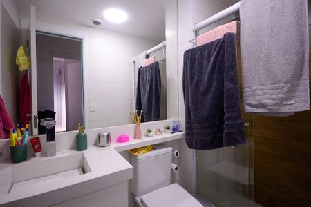 Apartamento à venda com 74m², 3 quartos e 1 vaga Apartamento à venda com 74m², 3 quartos e 1 vagaBanheiro Social