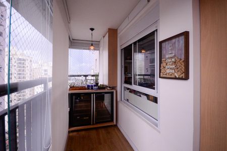 Apartamento à venda com 74m², 3 quartos e 1 vaga Apartamento à venda com 74m², 3 quartos e 1 vaga Varanda