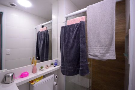 Apartamento à venda com 74m², 3 quartos e 1 vaga Apartamento à venda com 74m², 3 quartos e 1 vagaBanheiro Social