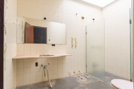 Casa à venda com 585m², 3 quartos e 4 vagasBanheiro