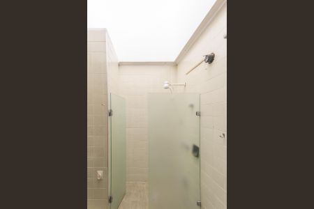 Casa à venda com 585m², 3 quartos e 4 vagasBanheiro do Quarto 2