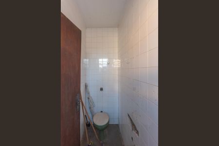 Casa à venda com 585m², 3 quartos e 4 vagasBanheiro de serviço