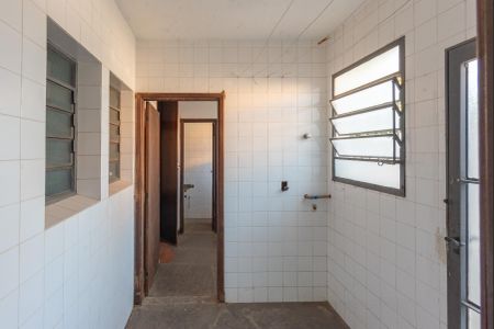 Casa à venda com 585m², 3 quartos e 4 vagasÁrea de Serviço